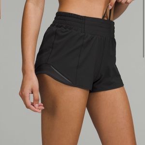 Lululemon Hotty Hot High-Rise Lined Short 2.5”